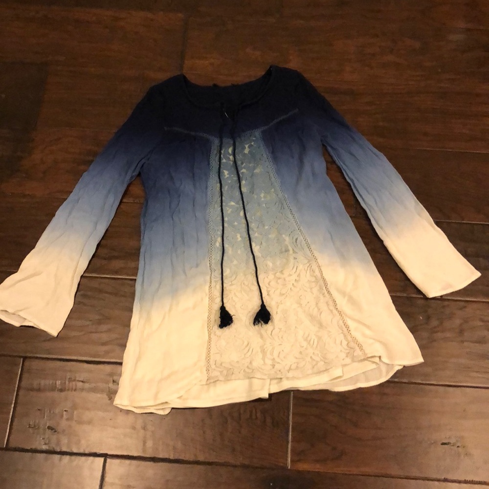 Ombré fading shirt with tassel strings.